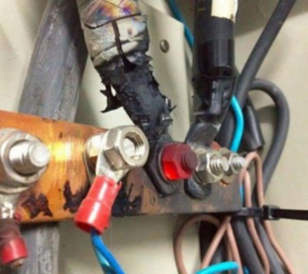 Thermal signature of a high-resistance connection caused by a loose lug