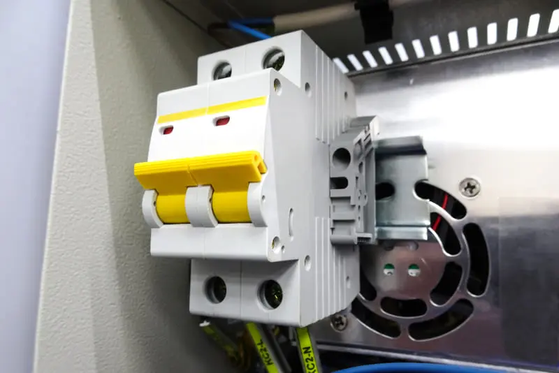 Aptomat 1 Pha 2 Cực (2P): Hướng Dẫn Chọn Mua & Đấu Nối An Toàn 2 Ưu, nhược điểm của aptomat 1 pha 2 cực