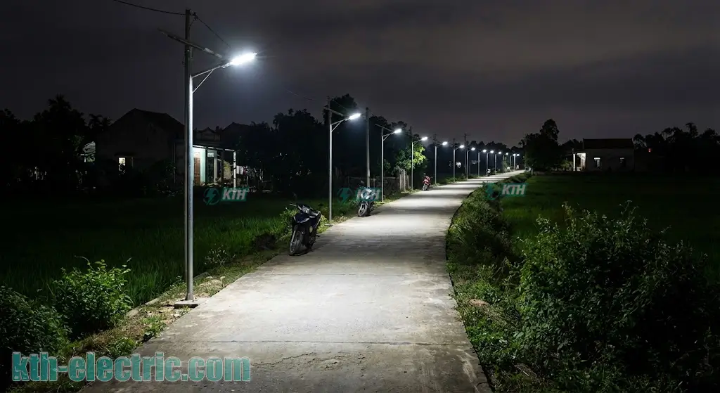 Đèn đường năng lượng mặt trời bàn chải 300W chiếu sáng đường nông thôn liên xã