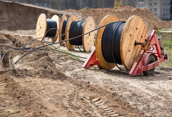 Quy Trình Thi Công Cáp Điện Ngầm: 5 Bước Chuẩn TCVN & An Toàn 3 Rải Cáp (Cable Laying) kth-electric.com