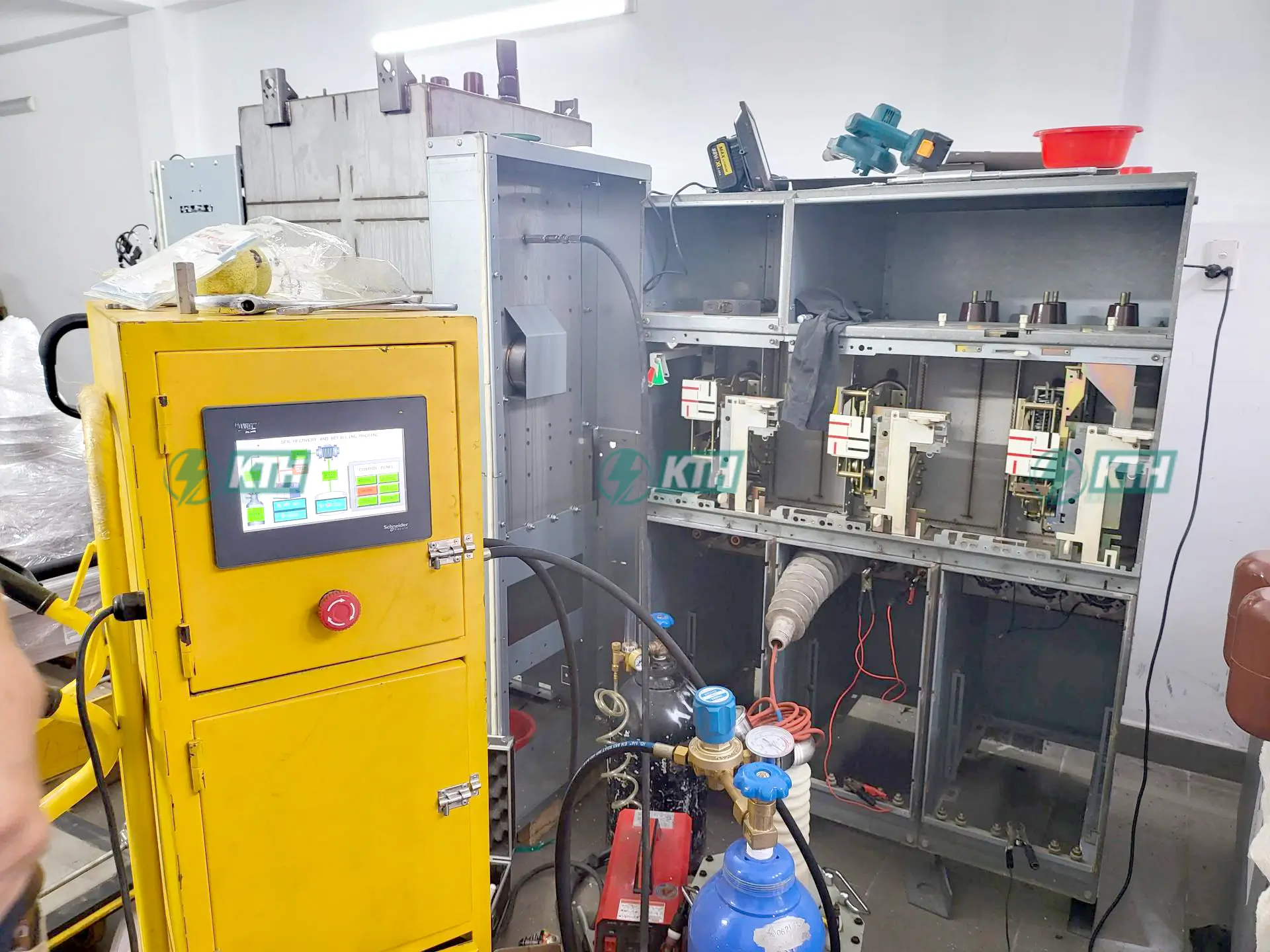 Sửa Chữa Tủ RMU Bị Xì Khí SF6