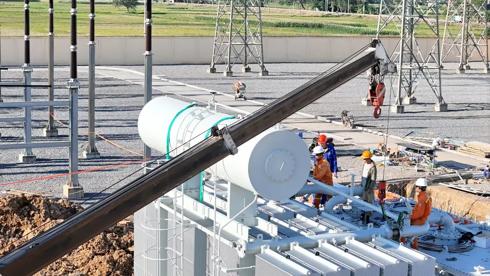 Đóng Điện Kháng Bù Ngang 500kV Thanh Hóa: Bước Tiến An Toàn Lưới Điện 3 Đóng điện kháng bù ngang Trạm biến áp 500kV Thanh Hóa