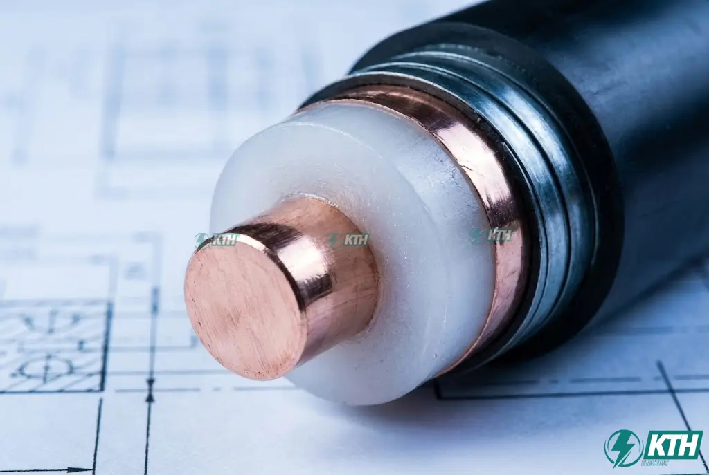 Cấu tạo chi tiết cáp điện XLPE gồm ruột đồng nén, lớp cách điện XLPE, giáp băng thép và vỏ PVC bảo vệ.