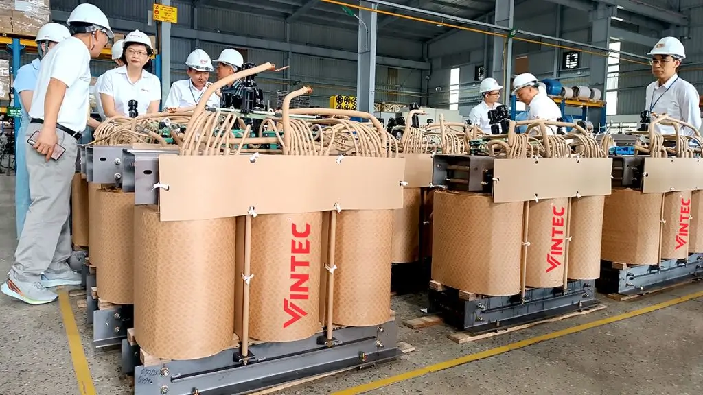 Sơ đồ kỹ thuật cấu tạo máy biến áp 3 pha kiểu kín.