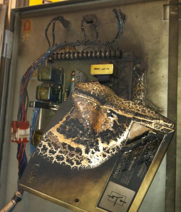 ATS chuyển mạch phát ra mùi khét
