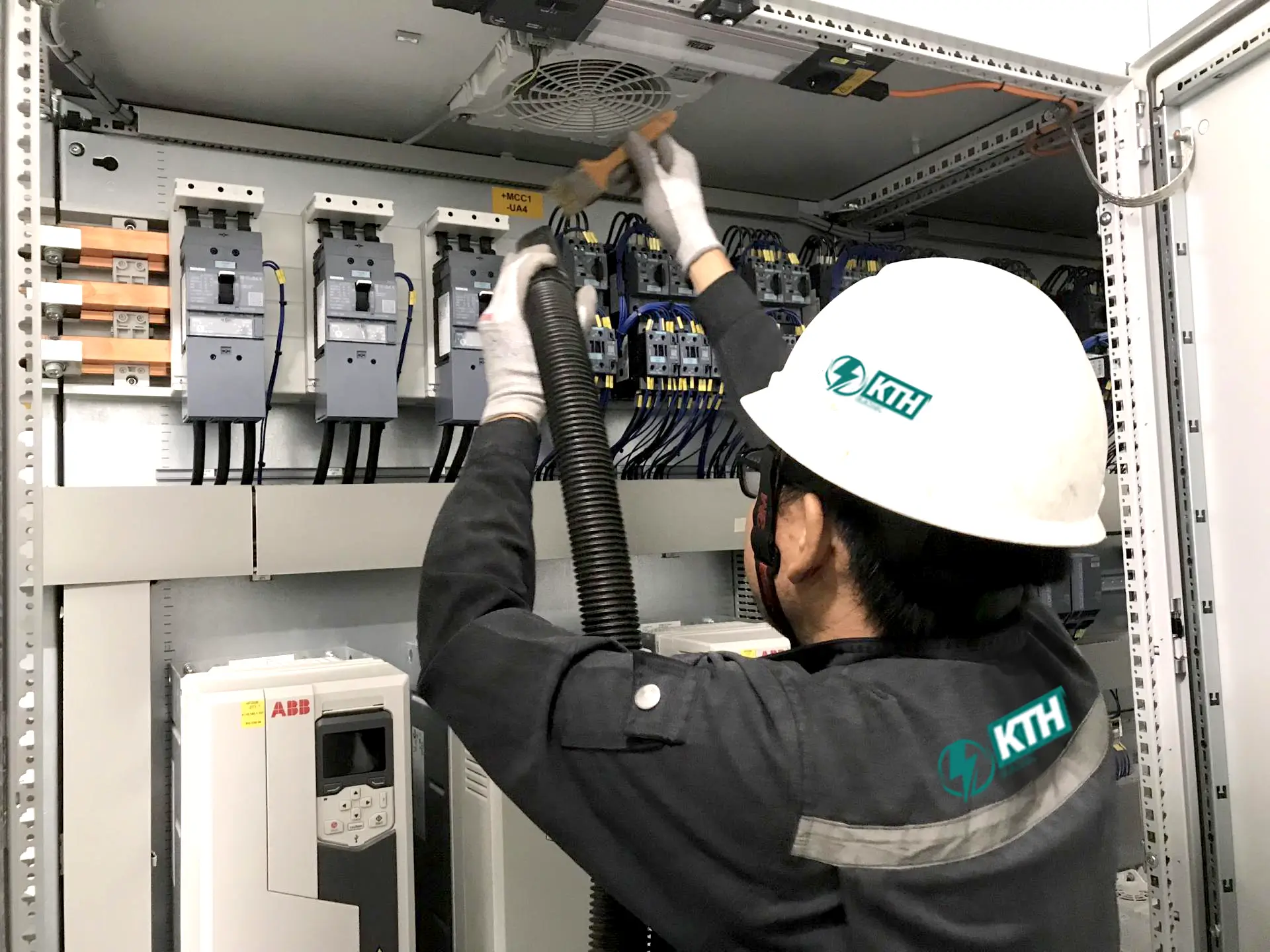Bảo trì tủ điện hạ thế kth-electric.com