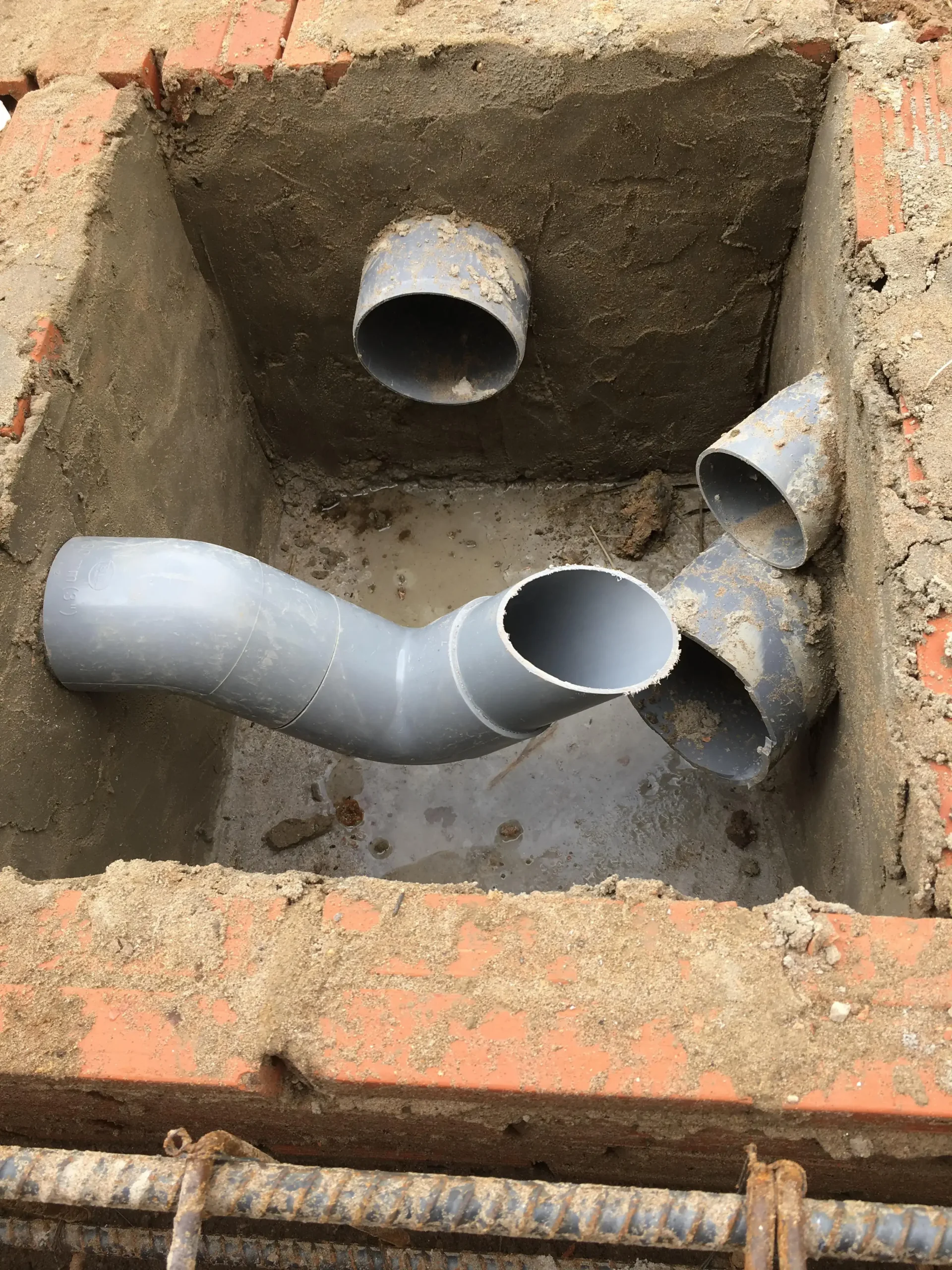 Hình ảnh bẫy ngăn mùi P-trap (con thỏ) chống hôi cống