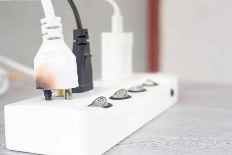 Có 3 nguyên nhân chính khiến dây điện bị cháy: